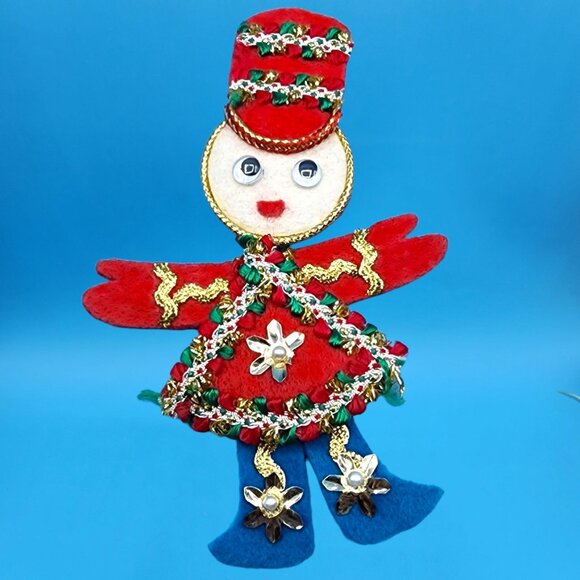 Vintage Red Felt Toy Soldier Ornaments w/ Googly Eyes & Gold Trim 1960s v4 - Picture 4 of 11